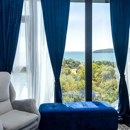 Royal View - Luxury 2br With Sea Panorama By Flat Manаger