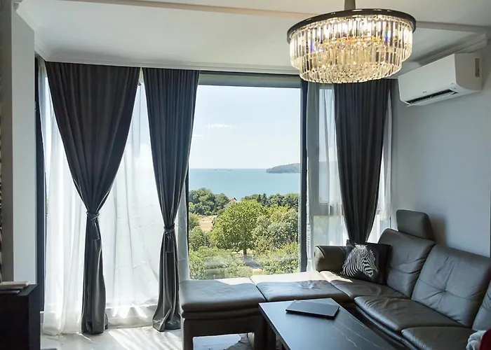 Royal View - Luxury 2br With Sea Panorama By Flat Manаger Warna